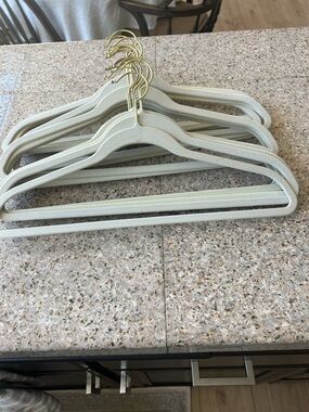 Joy Mangano Huggable Hangers 20 count